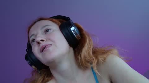 Snapshot of ladybigsmile chatting on November 5, 4:34 am Sima Ladybigsmile online show from November 5, 4:34 am