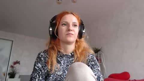 Snapshot of ladybigsmile chatting on November 7, 6:57 am Sima Ladybigsmile online show from November 7, 6:57 am