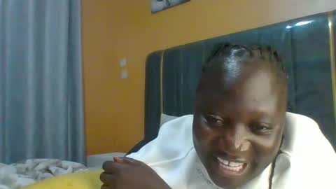 lindah32 online show from March 31, 6:52 pm