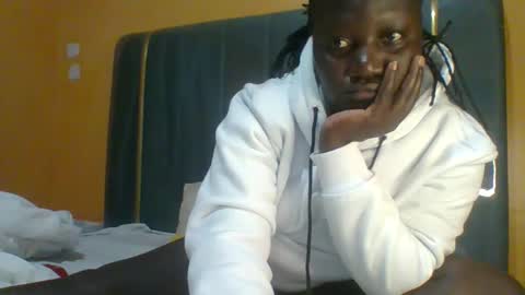 Snapshot of ladyblossoms19 chatting on April 18, 9:26 pm lindah32 online show from April 18, 9:26 pm