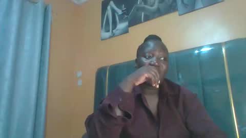 Snapshot of ladyblossoms19 chatting on May 1, 9:19 pm lindah32 online show from May 1, 9:19 pm