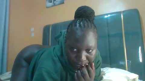 Snapshot of ladyblossoms19 chatting on May 10, 10:15 pm lindah32 online show from May 10, 10:15 pm