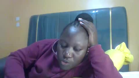 Snapshot of ladyblossoms19 chatting on May 14, 12:06 am lindah32 online show from May 14, 12:06 am
