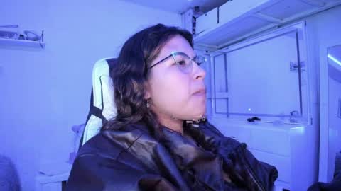  Lady  online show from April 9, 2:55 am