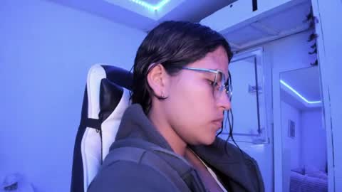  Lady  online show from June 16, 5:43 am
