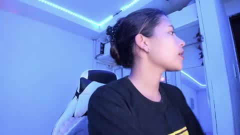  Lady  online show from July 6, 3:25 am