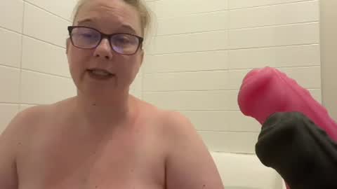 Snapshot of ladycherielynn chatting on June 25, 3:05 pm LadyCherieLynn online show from June 25, 3:05 pm