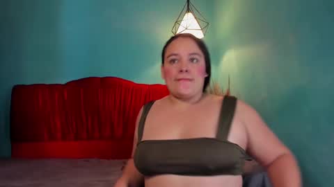 Snapshot of ladyclaudia1 chatting on February 11, 7:27 pm Katalina y adrian online show from February 11, 7:27 pm