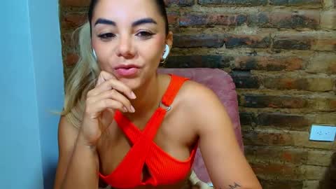 Hello im lady nice to meet you  online show from May 18, 7:20 pm