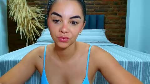 Hello im lady nice to meet you  online show from May 19, 6:25 pm