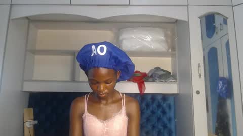 Snapshot of ladydiva69 chatting on February 19, 9:17 am ladydiva69 online show from February 19, 9:17 am