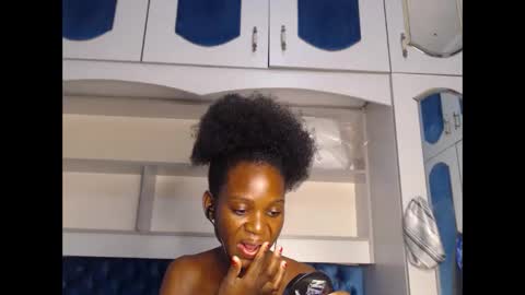 Snapshot of ladydiva69 chatting on February 22, 11:46 am ladydiva69 online show from February 22, 11:46 am