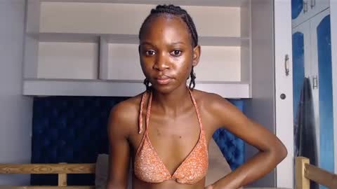 Snapshot of ladydiva69 chatting on February 26, 12:16 am ladydiva69 online show from February 26, 12:16 am