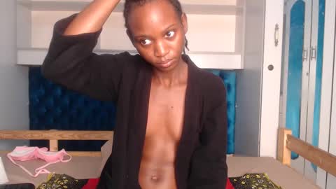 Snapshot of ladydiva69 chatting on March 1, 5:20 am ladydiva69 online show from March 1, 5:20 am