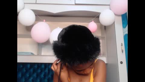 Snapshot of ladydiva69 chatting on September 8, 7:02 pm ladydiva69 online show from September 8, 7:02 pm