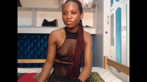 Snapshot of ladydiva69 chatting on October 6, 8:39 pm ladydiva69 online show from October 6, 8:39 pm