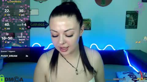 Snapshot of ladydrammer chatting on May 25, 5:52 pm LadyDrummer online show from May 25, 5:52 pm