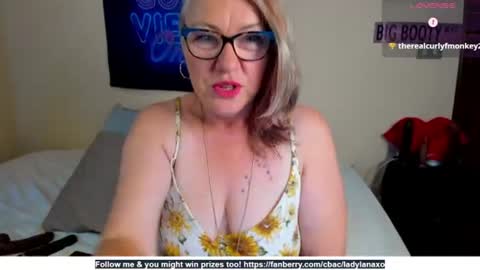 Snapshot of ladylanaxo chatting on July 6, 5:59 am Next Stream online show from July 6, 5:59 am