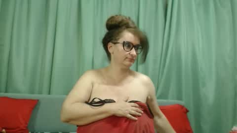Nicole online show from June 3, 2:33 pm