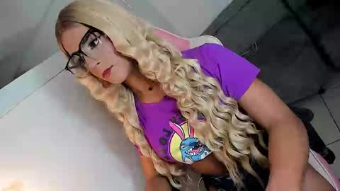 Snapshot of ladynoah chatting on December 28, 2:10 pm Noah Smith online show from December 28, 2:10 pm