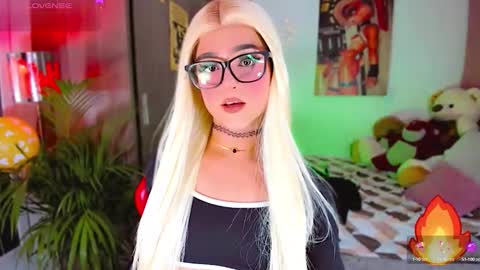 Snapshot of ladynoah chatting on September 19, 11:27 pm Noah Smith online show from September 19, 11:27 pm