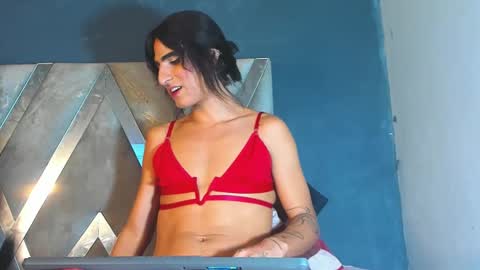 Snapshot of ladys_horny chatting on February 8, 10:13 pm Camila y Ashley online show from February 8, 10:13 pm