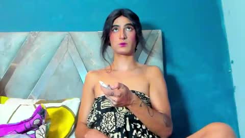 Snapshot of ladys_horny chatting on February 15, 9:00 pm Camila y Ashley online show from February 15, 9:00 pm