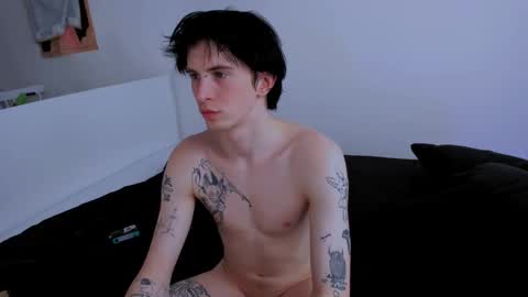 Snapshot of ladytrep chatting on February 23, 8:39 am LadyTrep online show from February 23, 8:39 am