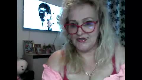 ladyvybe online show from April 4, 11:51 am