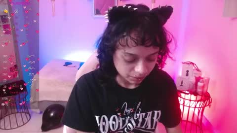 Snapshot of ladywawy_ chatting on October 2, 1:40 pm Ladywawy online show from October 2, 1:40 pm