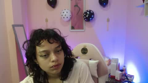 Snapshot of ladywawy_ chatting on October 6, 1:19 pm Ladywawy online show from October 6, 1:19 pm