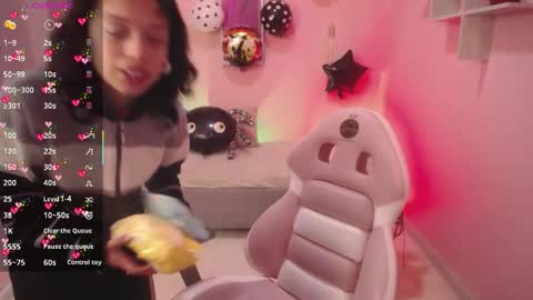 Snapshot of ladywawy_ chatting on October 17, 1:14 pm Ladywawy online show from October 17, 1:14 pm