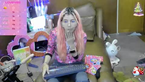 Skinnygirl online show from October 12, 2:10 am
