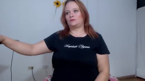  paola and a guest lol    online show from November 10, 1:59 am