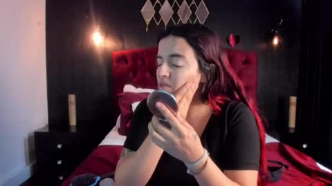 Snapshot of laia_jonees chatting on May 1, 11:59 am Laia online show from May 1, 11:59 am