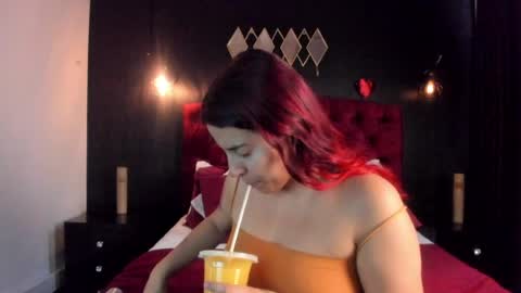 Snapshot of laia_jonees chatting on May 7, 11:48 am Laia online show from May 7, 11:48 am