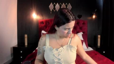 Snapshot of laia_jonees chatting on May 20, 12:00 pm Laia online show from May 20, 12:00 pm