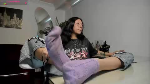 Snapshot of laila_angel chatting on June 16, 7:27 pm laila_angel online show from June 16, 7:27 pm