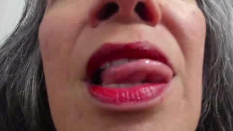 Snapshot of lailacastillomilf chatting on February 11, 11:10 am Lailacastillo online show from February 11, 11:10 am