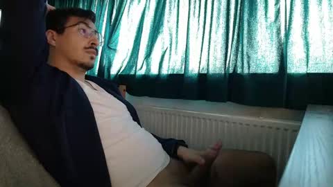 lailaiahr online show from April 12, 1:49 pm