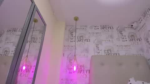 Snapshot of lailamorfy chatting on February 21, 3:43 pm online show from February 21, 3:43 pm