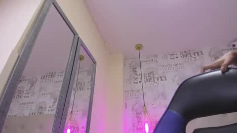 Snapshot of lailamorfy chatting on March 3, 3:42 pm online show from March 3, 3:42 pm