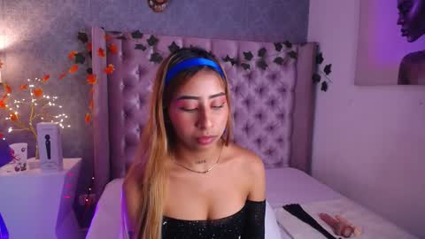 Snapshot of lailastilwills chatting on November 5, 1:38 am Laila Stilwills online show from November 5, 1:38 am