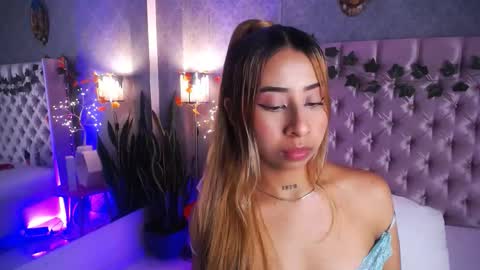 Snapshot of lailastilwills chatting on November 11, 12:43 am Laila Stilwills online show from November 11, 12:43 am