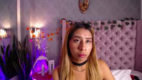 Snapshot of lailastilwills chatting on November 22, 4:55 am Laila Stilwills online show from November 22, 4:55 am