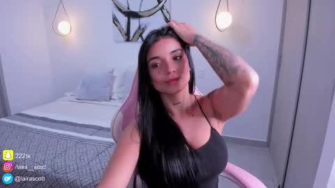 Snapshot of laira_scott chatting on February 17, 10:36 pm Laira online show from February 17, 10:36 pm