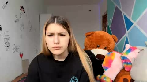 Sophie online show from April 11, 11:14 am