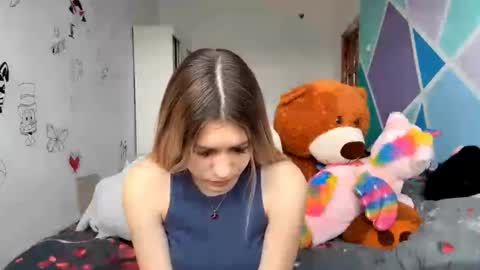 Sophie online show from April 18, 11:25 am