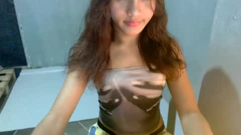 Snapshot of lakshmi_kemfra chatting on June 16, 3:53 am lakshmi_kemfra online show from June 16, 3:53 am