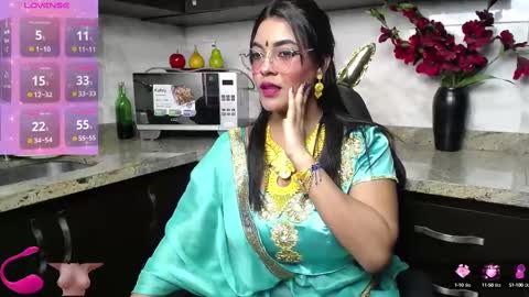 Snapshot of lakshmirani617378 chatting on February 26, 6:21 pm Laskhmirani online show from February 26, 6:21 pm